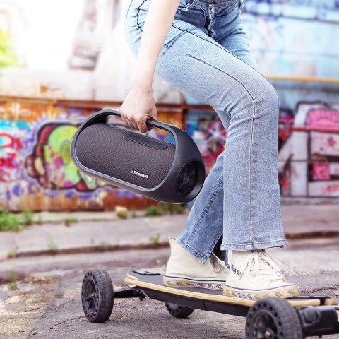 Głośnik bezprzewodowy Bluetooth Bang wodoodporny 60W z funkcją Powerbank czarny Głośnik bezprzewodowy Bluetooth Bang wodoodporny 60W z funkcją Powerbank czarny