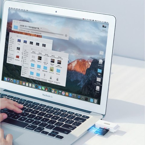 Przenośny czytnik kart TF/SD pod USB 3.0 czarny Przenośny czytnik kart TF/SD pod USB 3.0 czarny