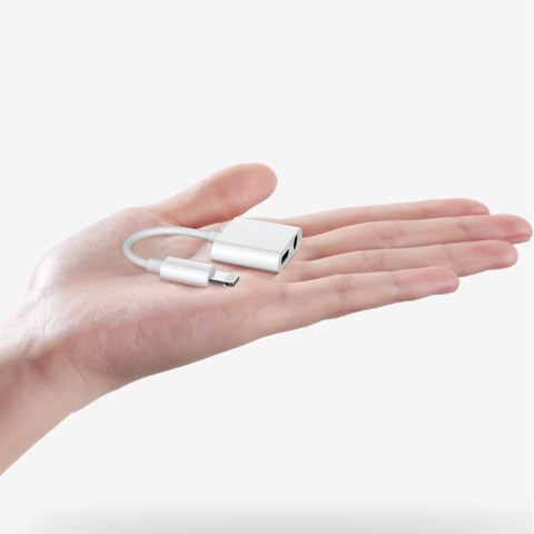 Adapter przejściówka rozdzielacz słuchawkowy iPhone Lightning - 2x Lightning biały Adapter przejściówka rozdzielacz słuchawkowy iPhone Lightning - 2x Lightning biały