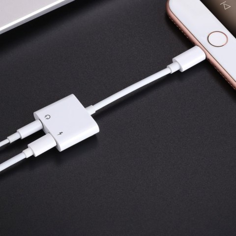 Adapter przejściówka rozdzielacz słuchawkowy iPhone Lightning - 2x Lightning biały Adapter przejściówka rozdzielacz słuchawkowy iPhone Lightning - 2x Lightning biały