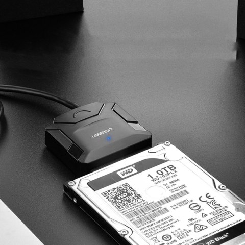 Kabel Adapter do dysku HDD i SSD SATA 2.5'' / 3.5'' USB 3.0 do 4TB - czarny Kabel Adapter do dysku HDD i SSD SATA 2.5'' / 3.5'' USB 3.0 do 4TB - czarny