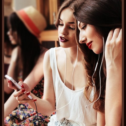 Rozdzielacz kabla słuchawkowego 2x AUX 3.5mm mini jack 25cm czarny Rozdzielacz kabla słuchawkowego 2x AUX 3.5mm mini jack 25cm czarny