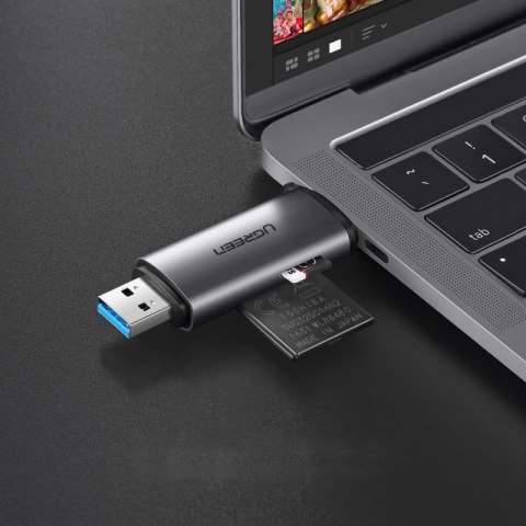 Uniwersalny czytnik kart SD micro SD na USB 3.0 i USB-C 3.0 szary Uniwersalny czytnik kart SD micro SD na USB 3.0 i USB-C 3.0 szary