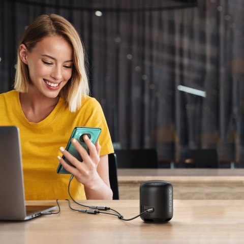 Rozdzielacz na 2x przewód kabel AUX 3.5mm mini jack 0.2m czarny Rozdzielacz na 2x przewód kabel AUX 3.5mm mini jack 0.2m czarny