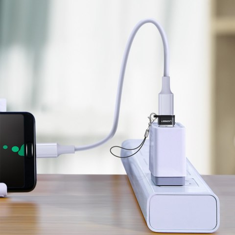 Przejściówka adapter gniazdo z wtyczki USB-C na USB czarny Przejściówka adapter gniazdo z wtyczki USB-C na USB czarny