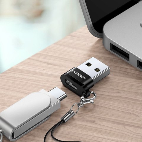 Przejściówka adapter gniazdo z wtyczki USB-C na USB czarny Przejściówka adapter gniazdo z wtyczki USB-C na USB czarny