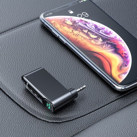 Transmiter samochodowy Bluetooth AUX mini jack 3.5 mm Overseas Edition czarny Transmiter samochodowy Bluetooth AUX mini jack 3.5 mm Overseas Edition czarny