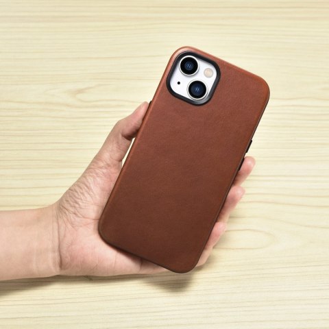 Skórzane etui iPhone 14 Plus magnetyczne z MagSafe Oil Wax Premium Leather Case brąz Skórzane etui iPhone 14 Plus magnetyczne z MagSafe Oil Wax Premium Leather Case brąz