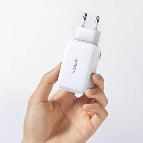 Szybka ładowarka sieciowa GaN 65W USB-A / 2x USB-C biała Szybka ładowarka sieciowa GaN 65W USB-A / 2x USB-C biała