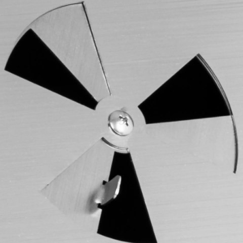 Grill węglowy z rożnem obrotowym elektrycznym do pieczenia prosiaka 18 W 40 kg 138 cm Grill węglowy z rożnem obrotowym elektrycznym do pieczenia prosiaka 18 W 40 kg 138 cm