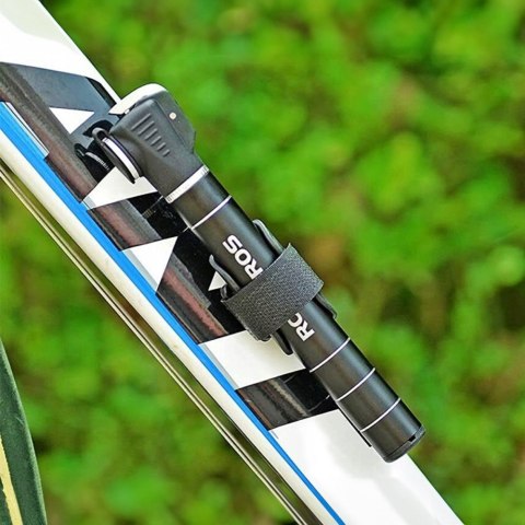 Mała pompka rowerowa 7 bar aluminium dł. 17cm - czarna Mała pompka rowerowa 7 bar aluminium dł. 17cm - czarna