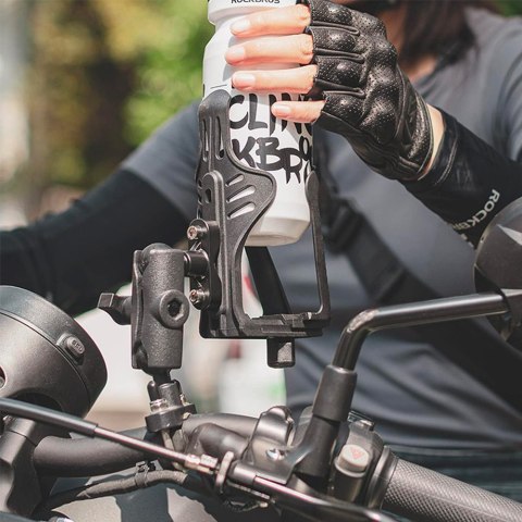 Uchwyt na bidon mocowany na kierownicę ramę roweru motoru - czarny Uchwyt na bidon mocowany na kierownicę ramę roweru motoru - czarny