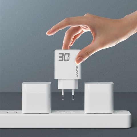 Ładowarka sieciowa GaN A30EUL 30W USB-A USB-C + kabel USB-C - Lightning - biała Ładowarka sieciowa GaN A30EUL 30W USB-A USB-C + kabel USB-C - Lightning - biała