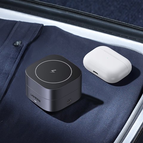 3w1 Ładowarka indukcyjna MagSafe Qi na telefon słuchawki z portem USB-C - czarna 3w1 Ładowarka indukcyjna MagSafe Qi na telefon słuchawki z portem USB-C - czarna