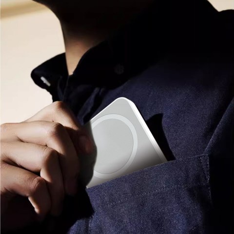 Powerbank K26 10000mAh 20W USB-A / USB-C / MagSafe - biały Powerbank K26 10000mAh 20W USB-A / USB-C / MagSafe - biały