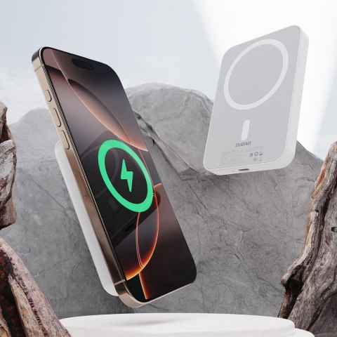 Powerbank K26S 5000mAh 20W USB-A / USB-C / MagSafe - biały Powerbank K26S 5000mAh 20W USB-A / USB-C / MagSafe - biały