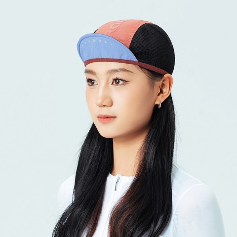 Czapka rowerowa kolarska z daszkiem pod kask - czerwona Czapka rowerowa kolarska z daszkiem pod kask - czerwona