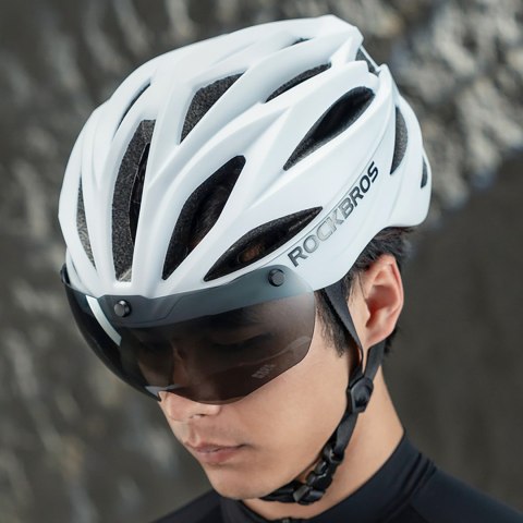 Kask rowerowy z szybką odpinanymi okularami z filtrem UV unisex - biały