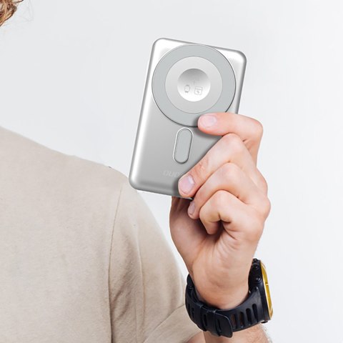 Powerbank K29 10000mAh MagSafe metalowa obudowa podstawka kable USB-C iPhone Lightning PD 20W - srebrny Powerbank K29 10000mAh MagSafe metalowa obudowa podstawka kable USB-C iPhone Lightning PD 20W - srebrny