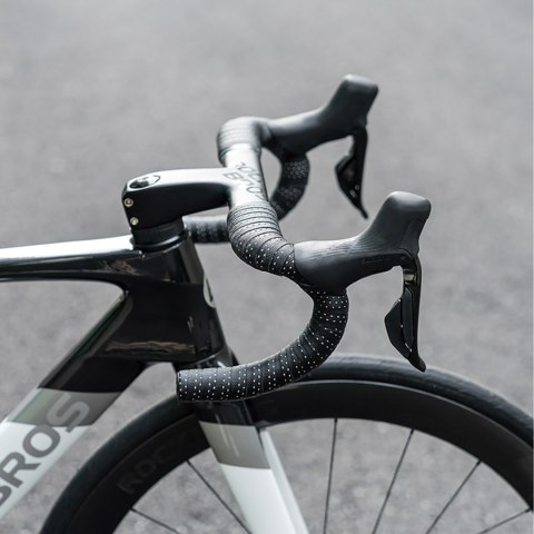 Owijka na kierownicę rowerową z PU wzór Velour - brązowa Owijka na kierownicę rowerową z PU wzór Velour - brązowa