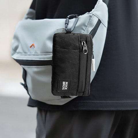 Portfel sportowy turystyczny z karabińczykiem - czarny Portfel sportowy turystyczny z karabińczykiem - czarny