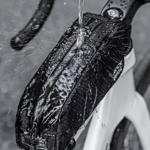 Torba rowerowa mocowana na ramę 0.9l - czarna Torba rowerowa mocowana na ramę 0.9l - czarna