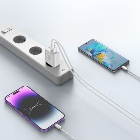 Ładowarka sieciowa 2x USB-C PD / USB-A QC 30W - biała Ładowarka sieciowa 2x USB-C PD / USB-A QC 30W - biała
