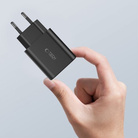 Ładowarka sieciowa 2x USB-C PD / USB-A QC 30W - biała Ładowarka sieciowa 2x USB-C PD / USB-A QC 30W - biała