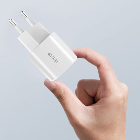 Ładowarka sieciowa C20W mini USB-C PD 20W / USB-A QC 3.0 - czarna Ładowarka sieciowa C20W mini USB-C PD 20W / USB-A QC 3.0 - czarna