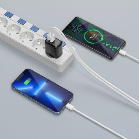 Ładowarka sieciowa USB-C PD 20W / USB-A QC 3.0 - czarna Ładowarka sieciowa USB-C PD 20W / USB-A QC 3.0 - czarna