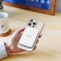 Powerbank 5000mAh z MagSafe USB-C 15W z kablem USB-C - biały Powerbank 5000mAh z MagSafe USB-C 15W z kablem USB-C - biały