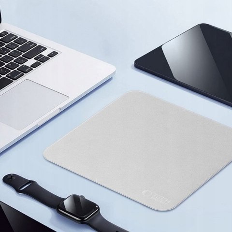 Ściereczka do ekranów z mikrofibry Polishing Cloth szara - 2 szt. Ściereczka do ekranów z mikrofibry Polishing Cloth szara - 2 szt.