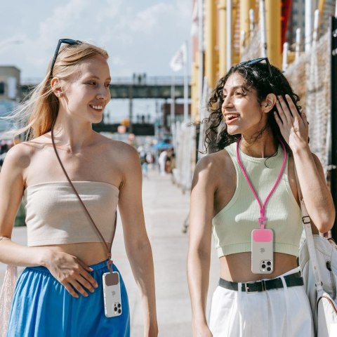 Smycz do etui telefonu z regulowanym paskiem 80 cm - czarna Smycz do etui telefonu z regulowanym paskiem 80 cm - czarna