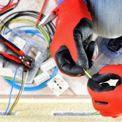 Ściągacz izolacji z zaciskarką do kabli przewodów 0.2-6 mm Ściągacz izolacji z zaciskarką do kabli przewodów 0.2-6 mm