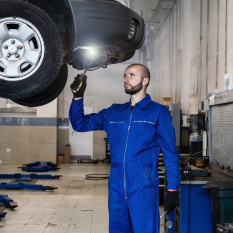 Chwytak magnetyczny warsztatowy z latarką LED 57 cm Chwytak magnetyczny warsztatowy z latarką LED 57 cm