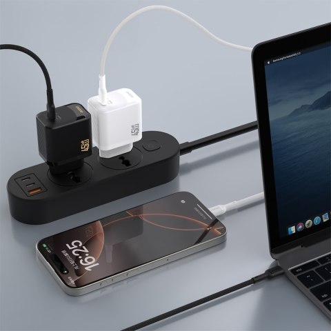 Ładowarka sieciowa GaN z kablem USB-C 45W - czarna Ładowarka sieciowa GaN z kablem USB-C 45W - czarna