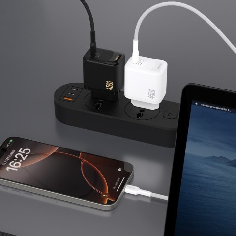 Ładowarka sieciowa GaN z kablem USB-C 45W - czarna Ładowarka sieciowa GaN z kablem USB-C 45W - czarna