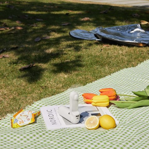 Mini wentylator wiatrak przenośny z funkcją powerbanka latarką USB-A USB-C 2000mAh - biały Mini wentylator wiatrak przenośny z funkcją powerbanka latarką USB-A USB-C 2000mAh - biały