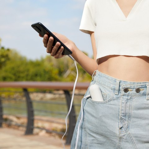 Mini wentylator wiatrak przenośny z funkcją powerbanka latarką USB-A USB-C 2000mAh - biały Mini wentylator wiatrak przenośny z funkcją powerbanka latarką USB-A USB-C 2000mAh - biały