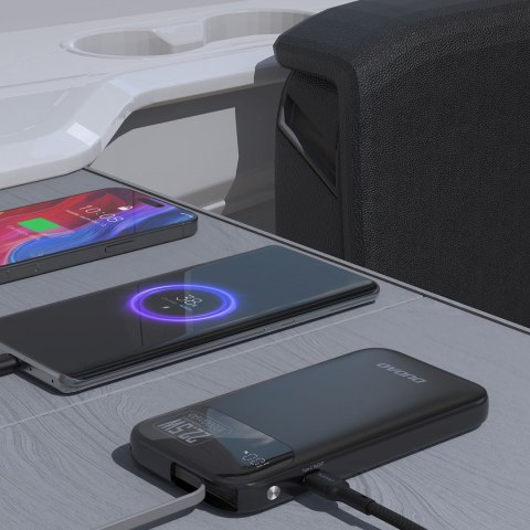 Powerbank K31 10000 mAh 22.5W PD z wbudowanym kablem - czarny Powerbank K31 10000 mAh 22.5W PD z wbudowanym kablem - czarny