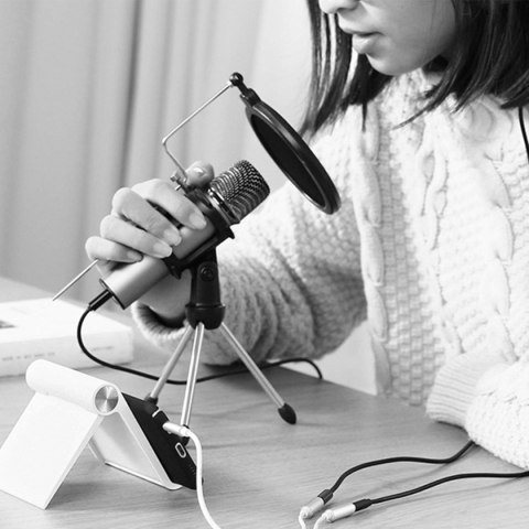 Rozdzielacz przejściówka mini jack 3.5 mm - 2 x mini jack 3.5mm mikrofon i słuchawki czarny Rozdzielacz przejściówka mini jack 3.5 mm - 2 x mini jack 3.5mm mikrofon i słuchawki czarny