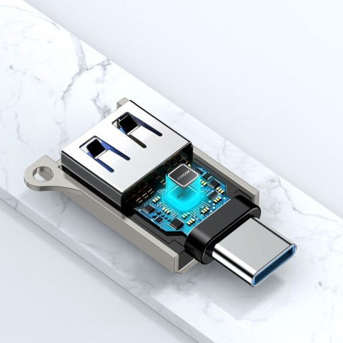 Adapter przejściówka USB-C (męski) - USB-A (żeński) z oczkiem na smycz - srebrny Adapter przejściówka USB-C (męski) - USB-A (żeński) z oczkiem na smycz - srebrny