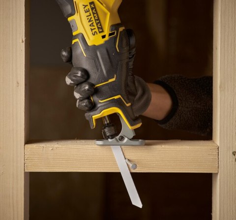 AKUMULATOROWA PIŁA SZABLASTA 18V V20 BL 0*AH BEZSZCZOTKOWA STANLEY