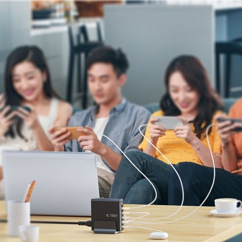 Stacja ładująca do urządzeń z wyświetlaczem 3x USB-C 2x USB-A GaN 140W - czarna