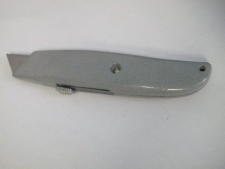 Nóż uniwersalny wysuwany do tapet 15cm 613000