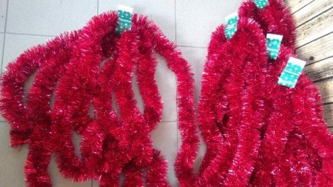 Łańcuch choinkowy CZERWONY fi-70 6m