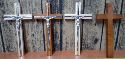 Krzyż do zawieszenia 15cm