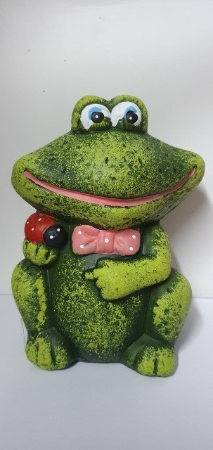 Żaba ceramiczna z kokardą 15cm