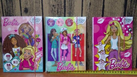 Szkicownik 40szt. szablon 2szt. naklejki 24szt. BARBIE