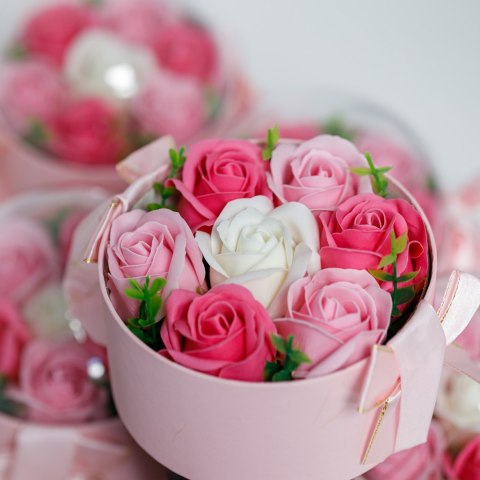 Flowerbox kwiaty mydlane w pudełku koszyk Kochana Babcia